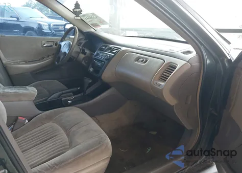 1998 Honda Accord Lx из США, поврежденный, VIN 1HGCG5644WA166624